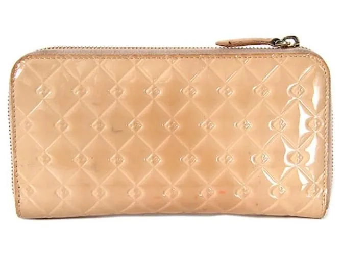 *** Cartera larga con cremallera redonda de charol Fendi Beige 