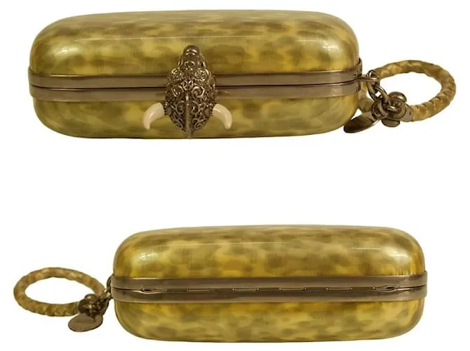 Alexander McQueen Cartera de mano con cierre de calavera plateada con tachuelas vikingas de charol gris 
