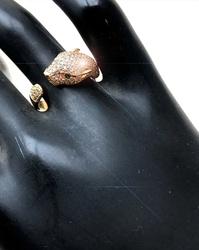 ANILLOS ELEGANTES DE PAVES COLOR ORO CON CABEZA DE LEOPARDO
