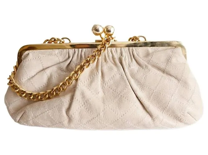 Autre Marque Daslu, cartera de mano de cuero acolchado beige 