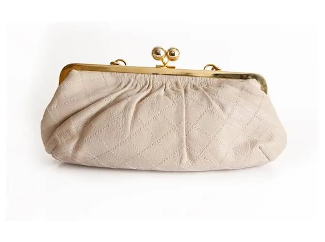 Autre Marque Daslu, cartera de mano de cuero acolchado beige 