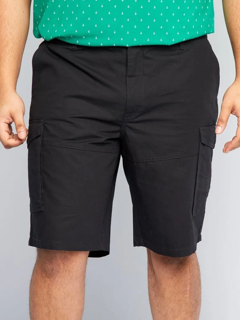 BERMUDAS CON BOLSILLOS CON SOLAPA  NEGRO