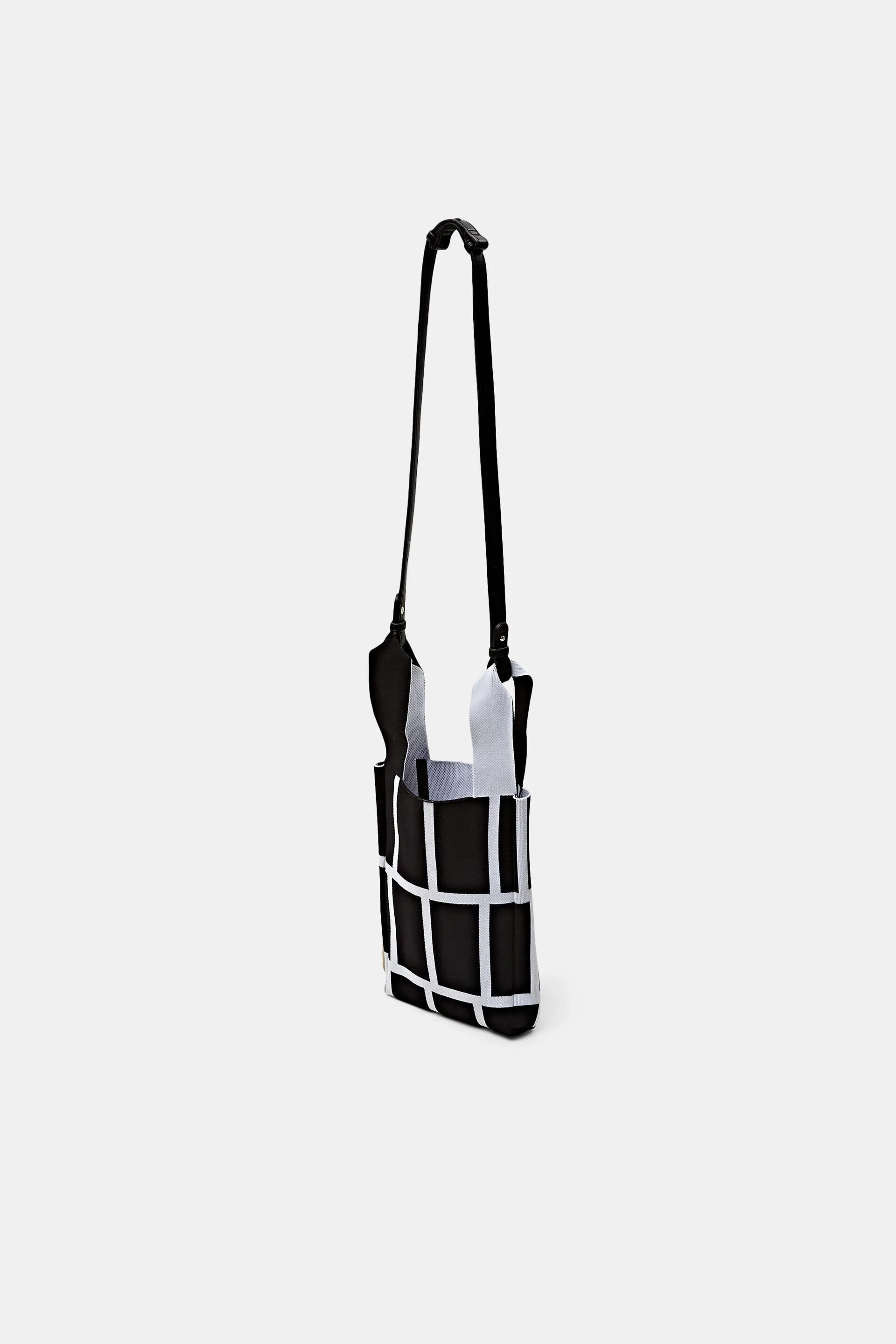 Bolso de mano de rejilla