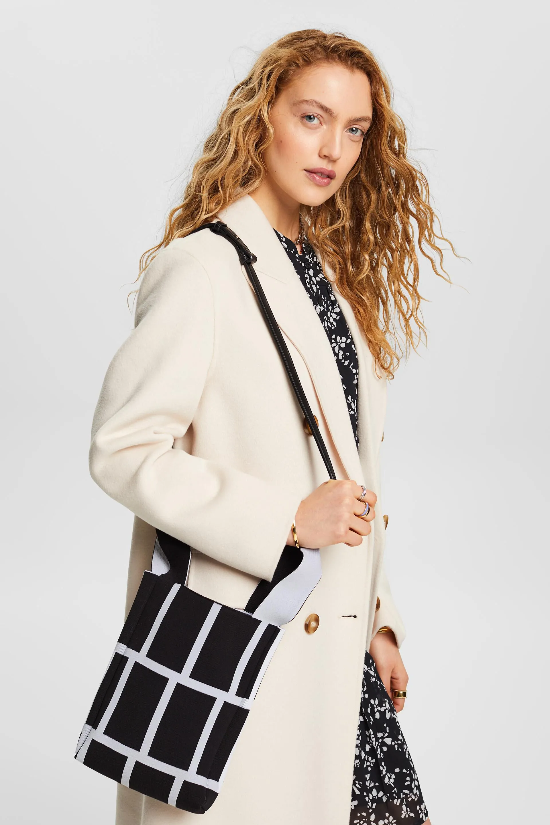 Bolso de mano de rejilla