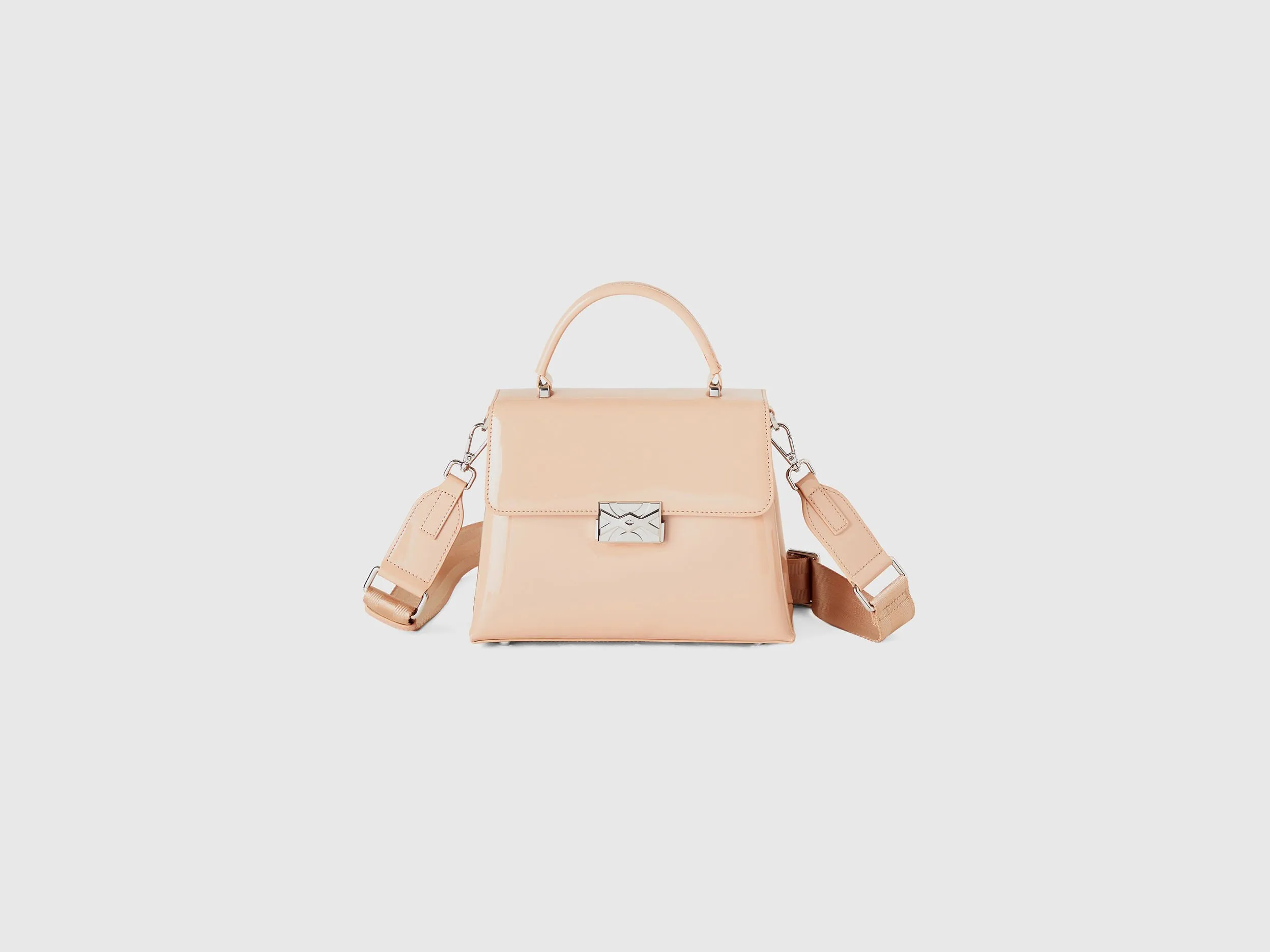 Bolso mediano rosa palo de charol brillante