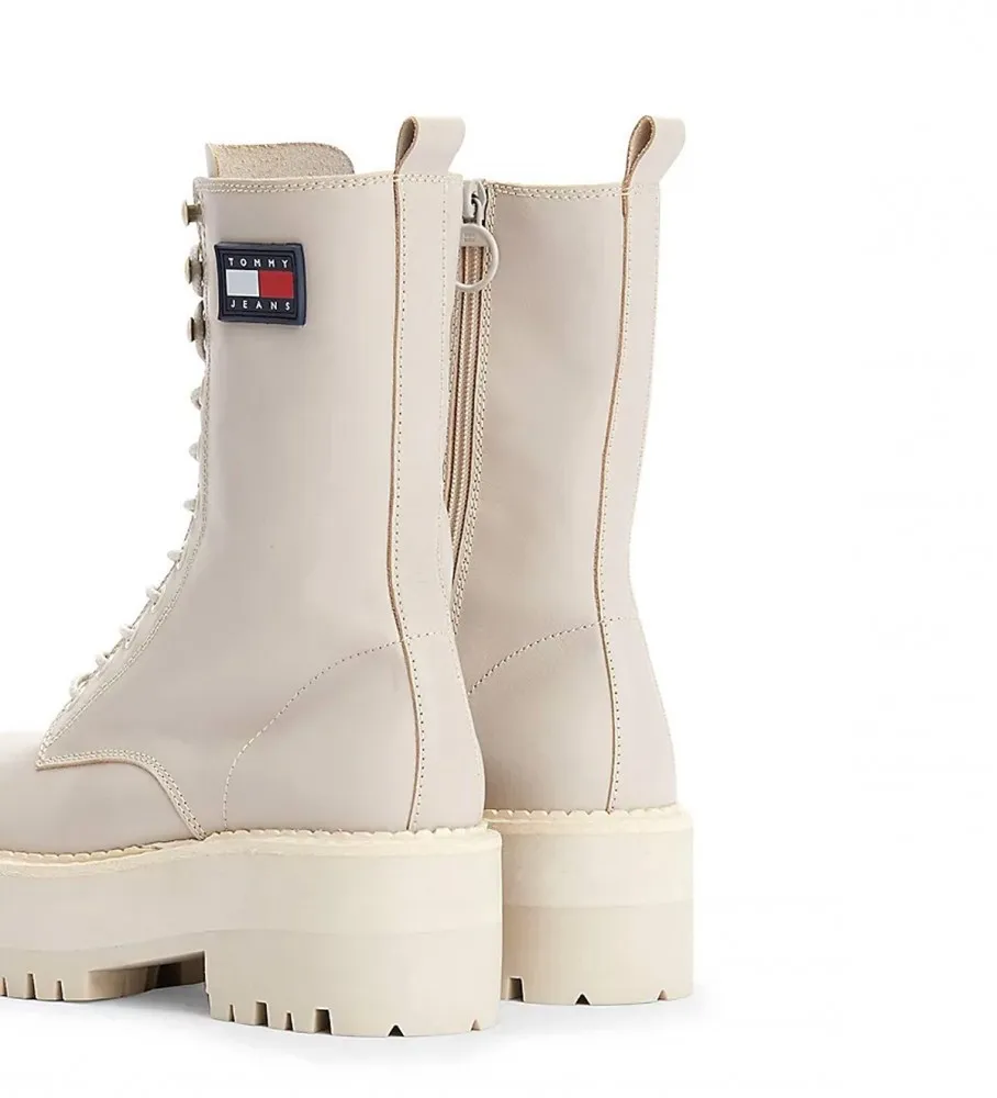 BOTAS DE PIEL ACOLCHADAS CON PLATAFORMA BEIGE  ALTURA 6.5CM 