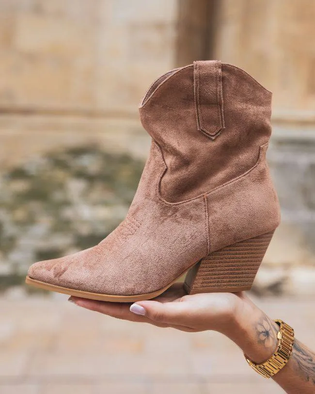 BOTINES DE MUJER EN COLOR CAMEL CON TACóN  ANAE