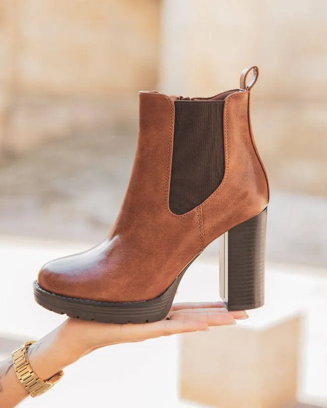 BOTINES DE MUJER EN COLOR CAMEL CON TACóN  VIOLETTE