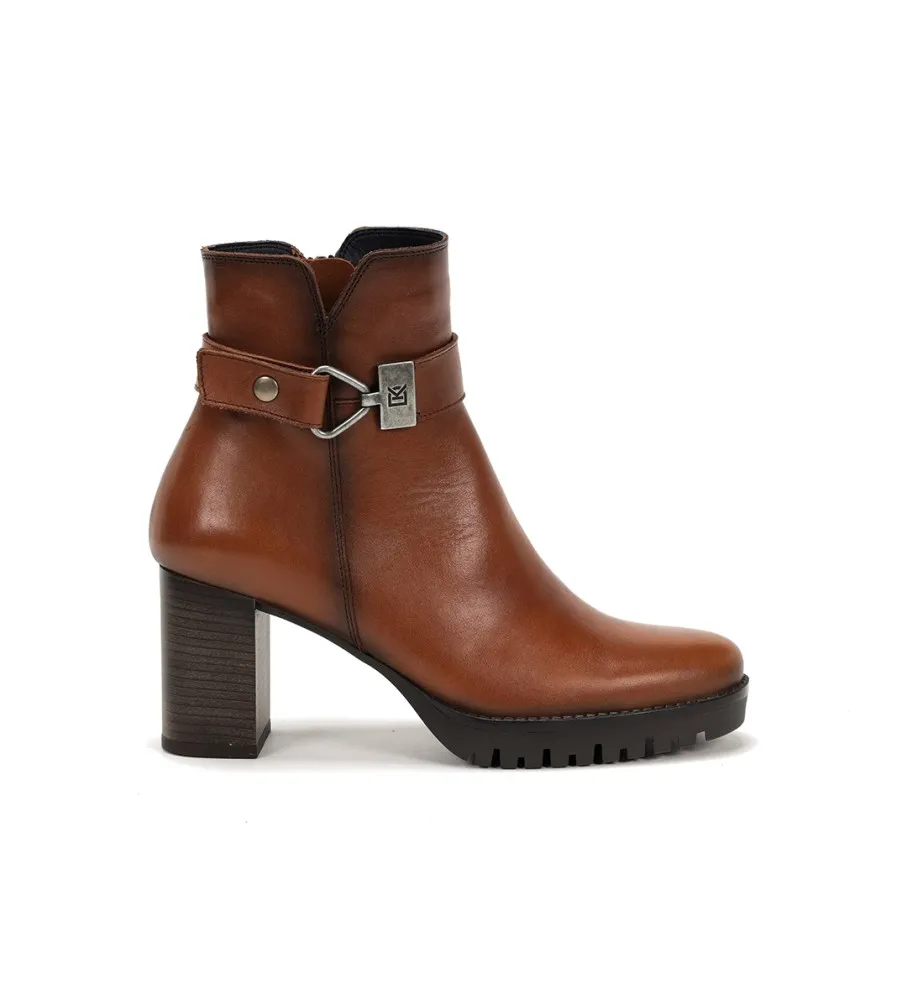 BOTINES DE PIEL EVIE MARRóN  ALTURA TACóN 8CM 