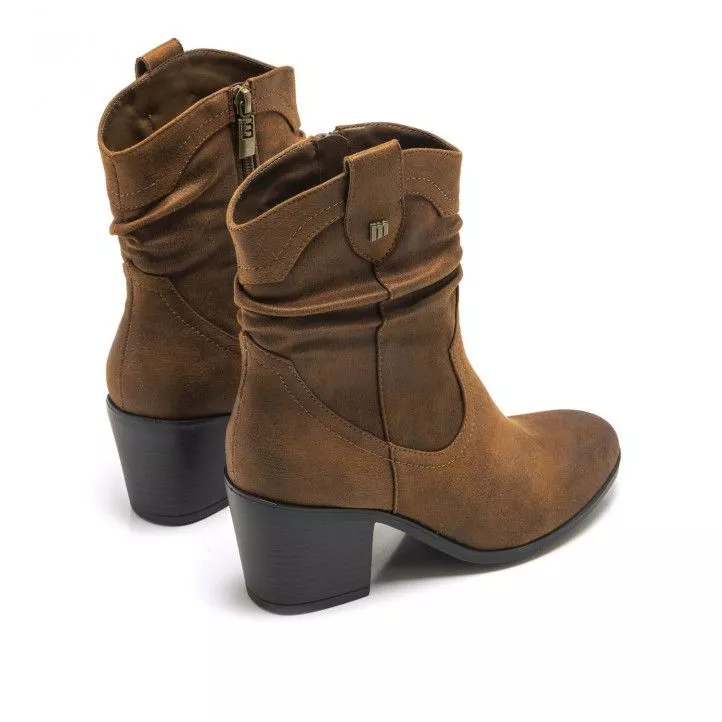 Botines tacón Mustang cowboy en color marrón con puntera redondeada y tacón grueso