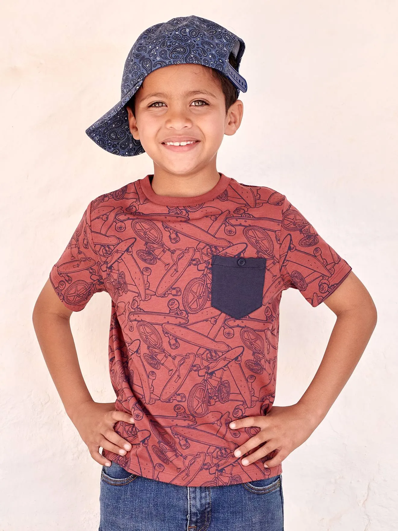 Camiseta de manga corta con motivos gráficos, para niño