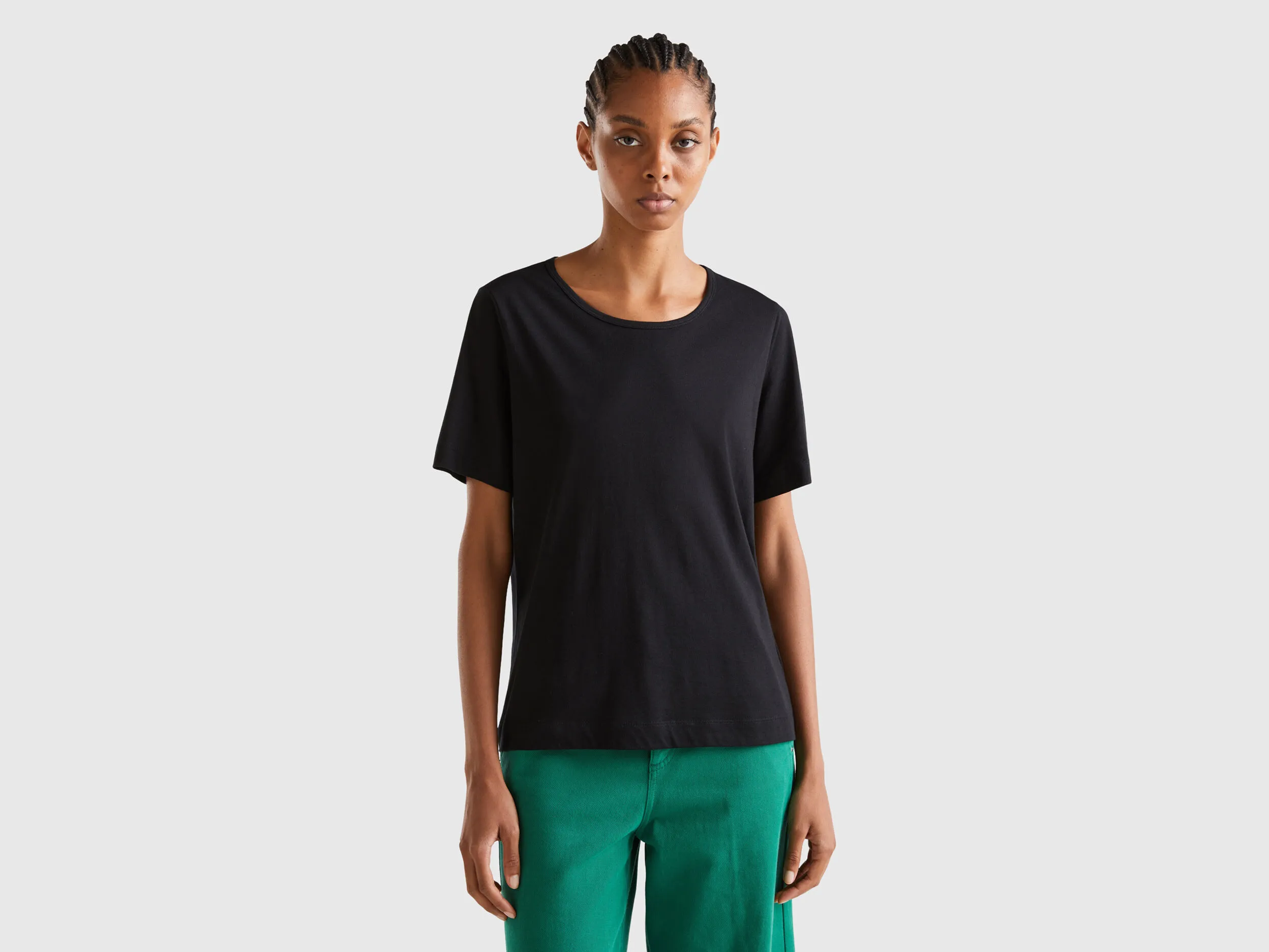 Camiseta negra de manga corta