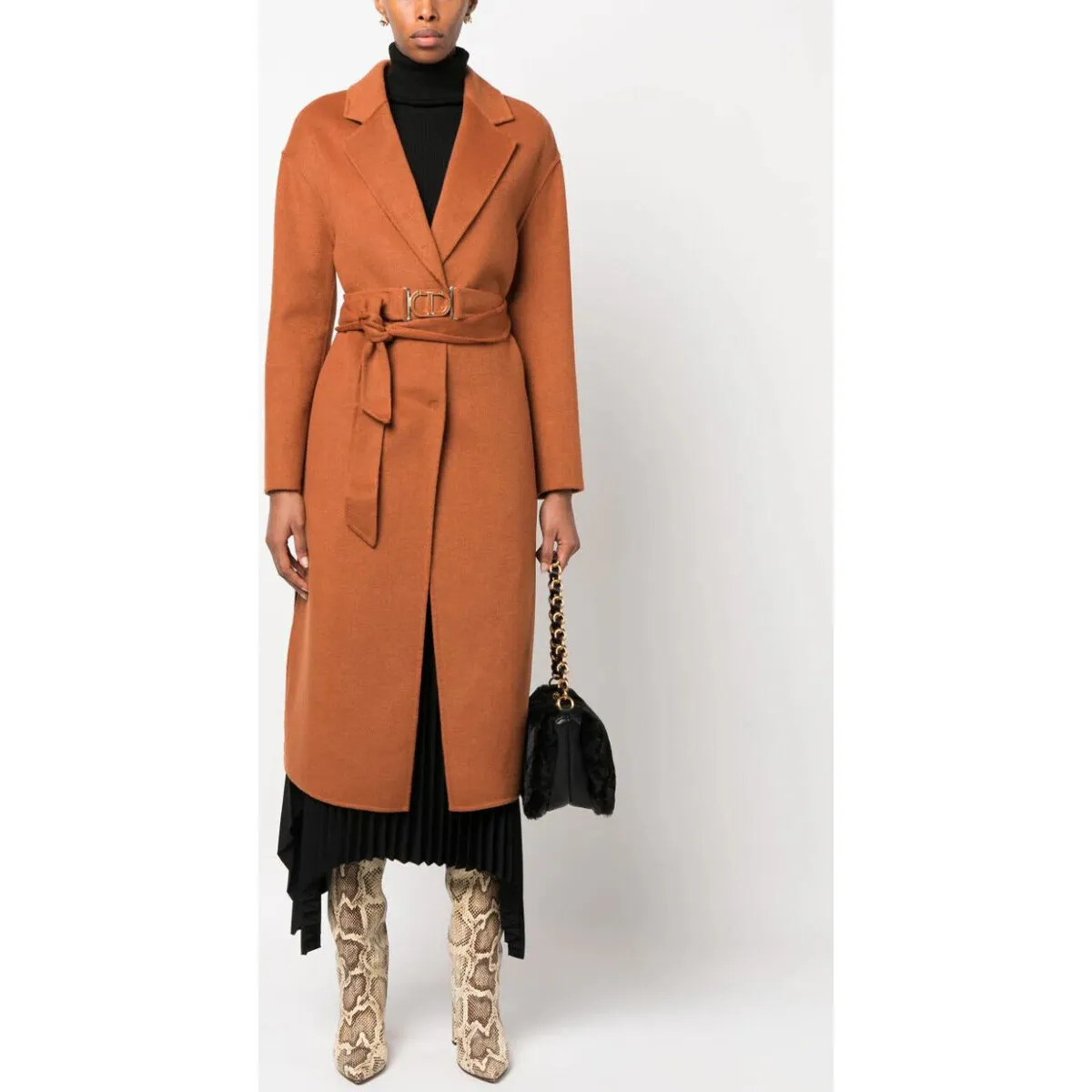 CAPPOTTO CON CINTURA OVAL T Art. 232TP2013