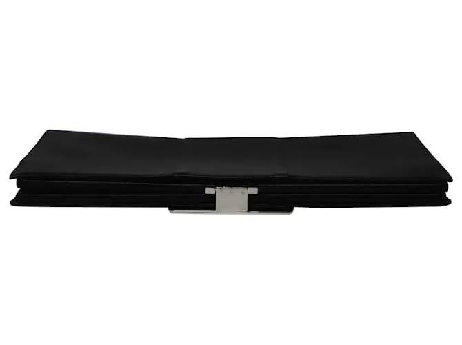 Cartera de mano con hebilla Roger Vivier en satén negro 