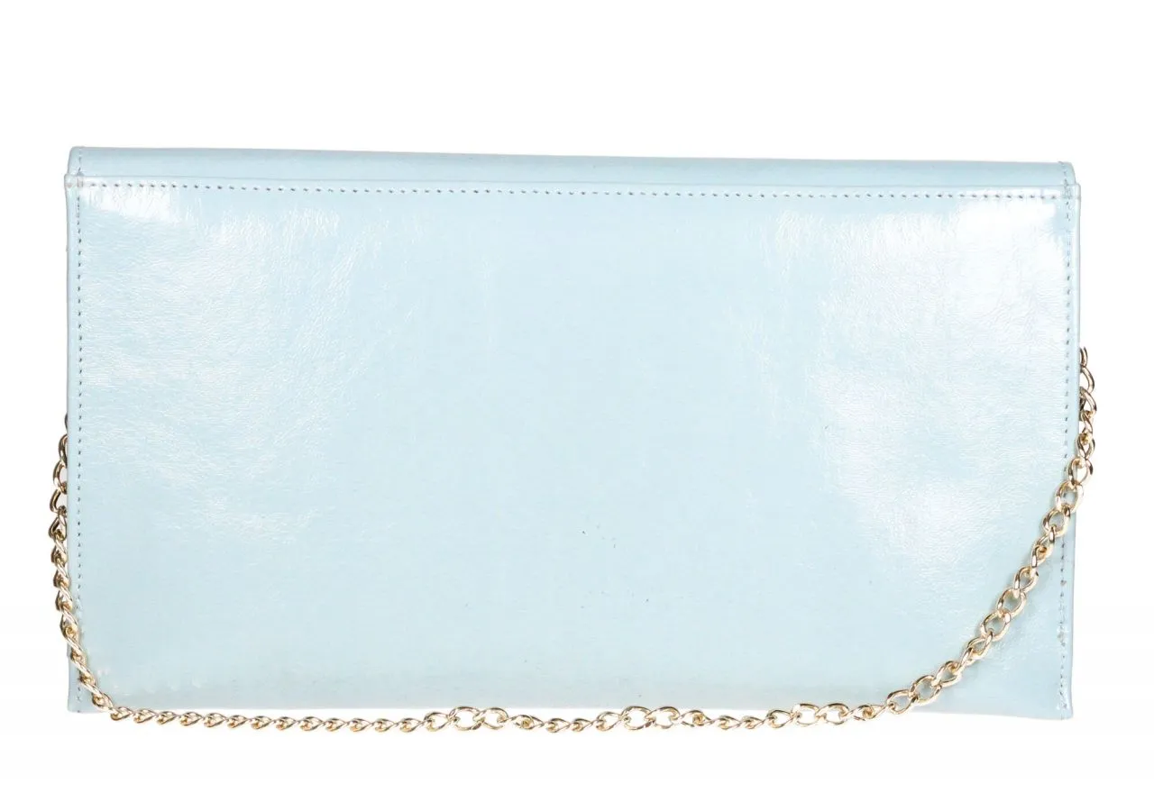 Cartera Mano Charol Celeste Tapa Pico Cadena Eslabones Oro