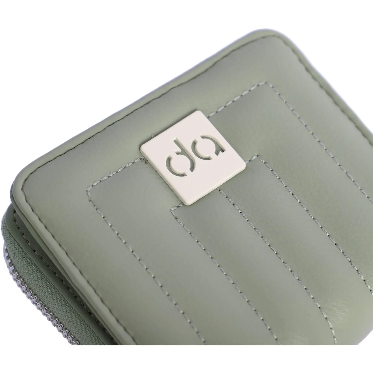 Cartera Nicole