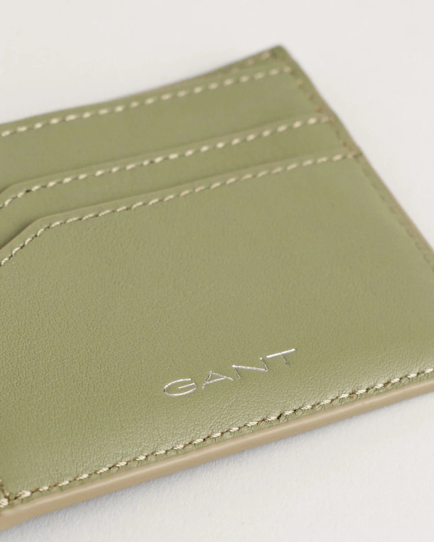 Cartera plegable de piel