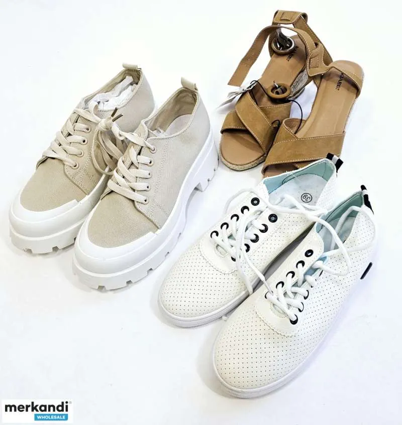 Kiabi Calzado de adulto con estilo para el verano: surtido de zapatos de temporada de alta calidad