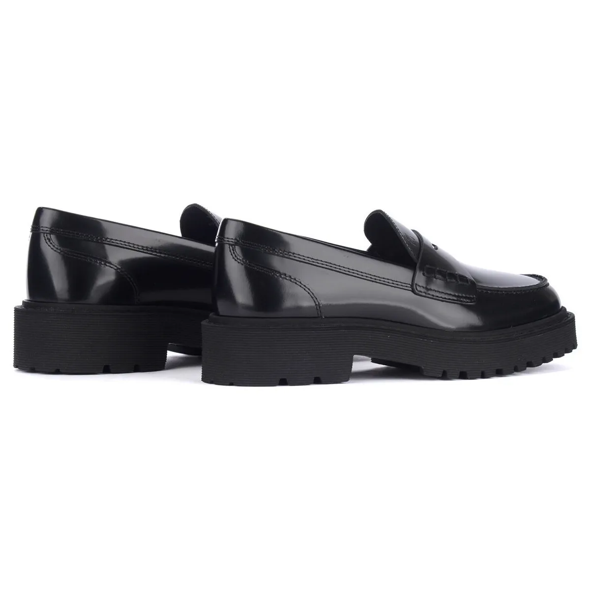 Mocasín de cuero negro  H543
