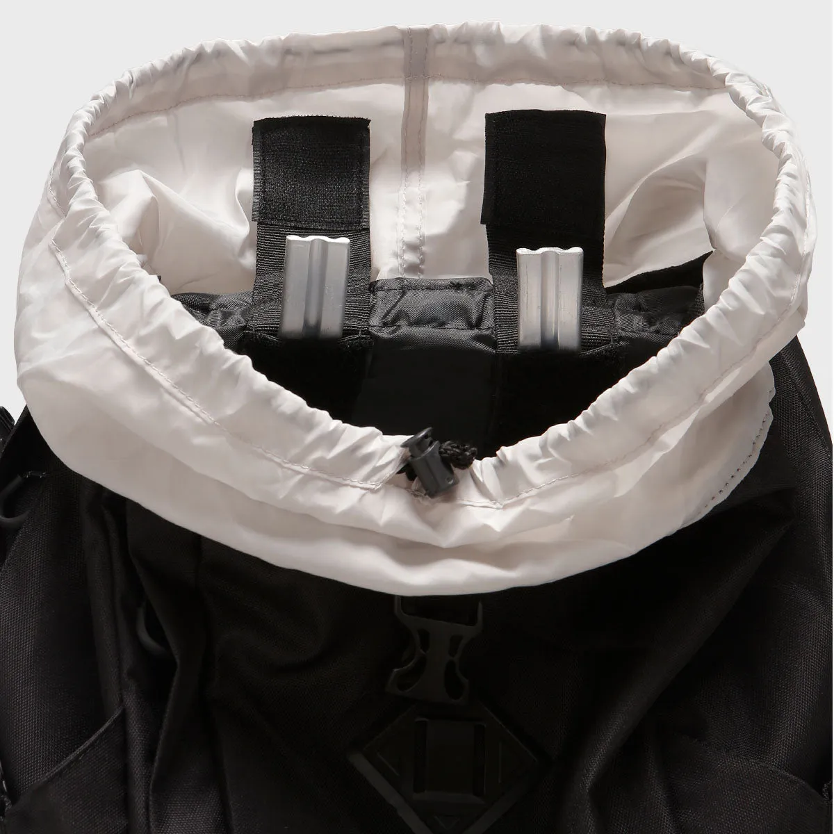 Mochila Montagne Buffalo Neo 75 L Negro