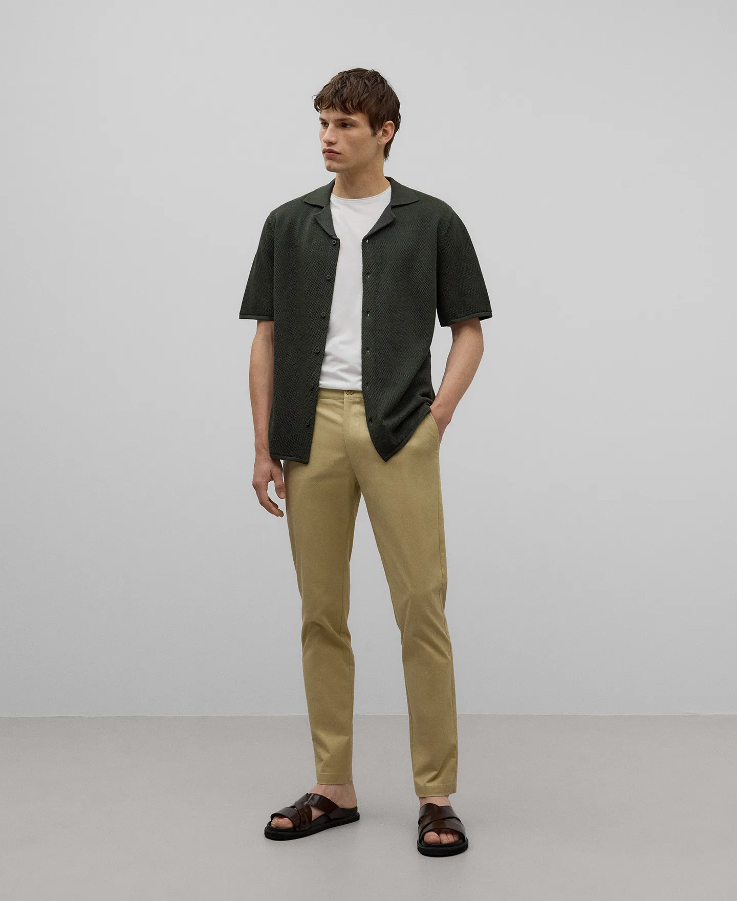 Pantalón chino algodón slim fit hombre