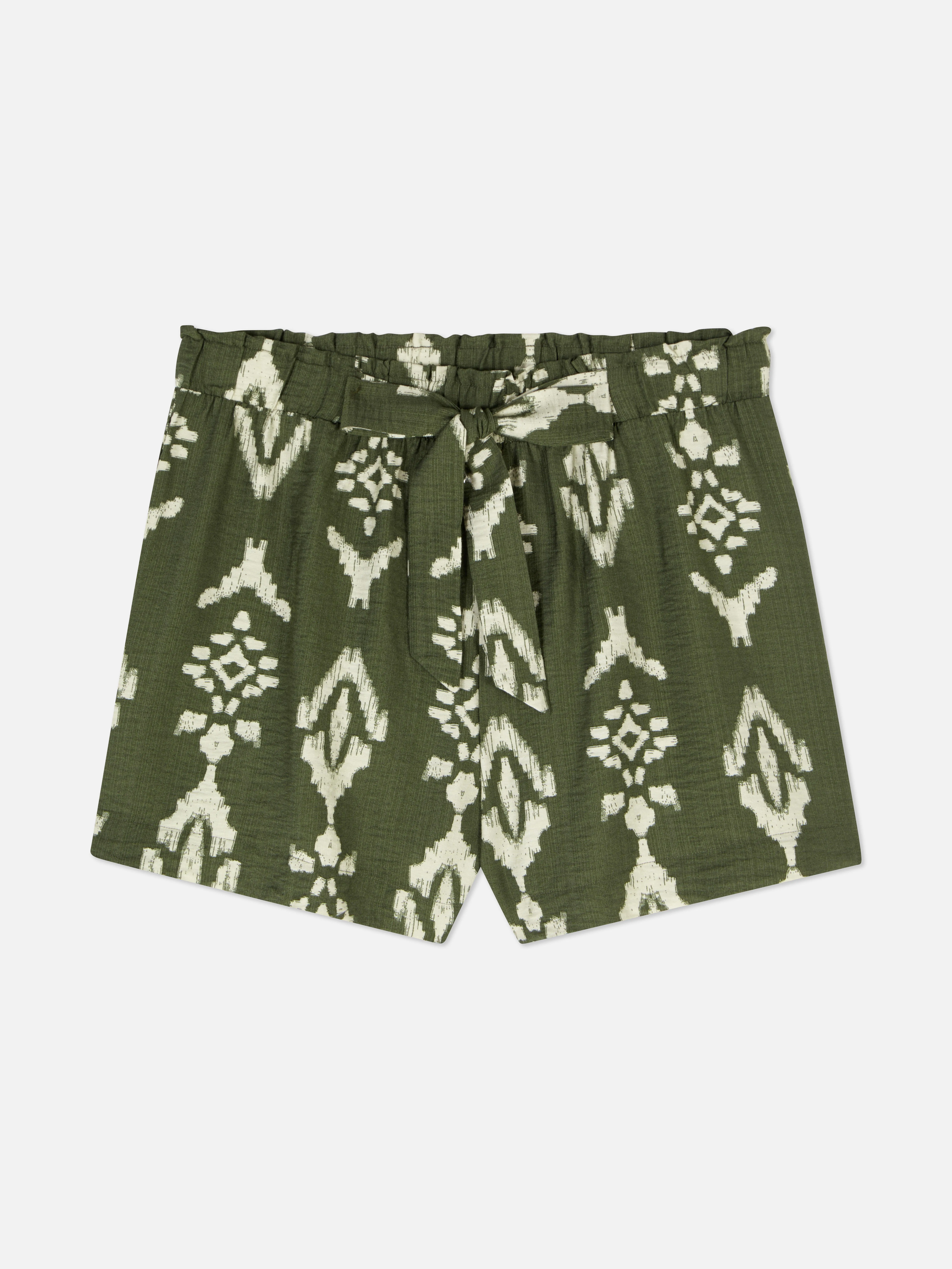 Pantalones cortos estampados con cinturón de atar
