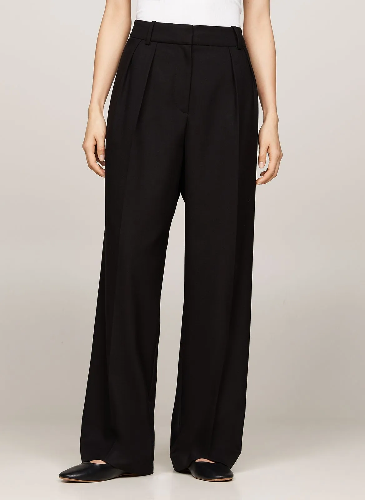 Pantalón ancho de mezcla de poliéster reciclado en negro
