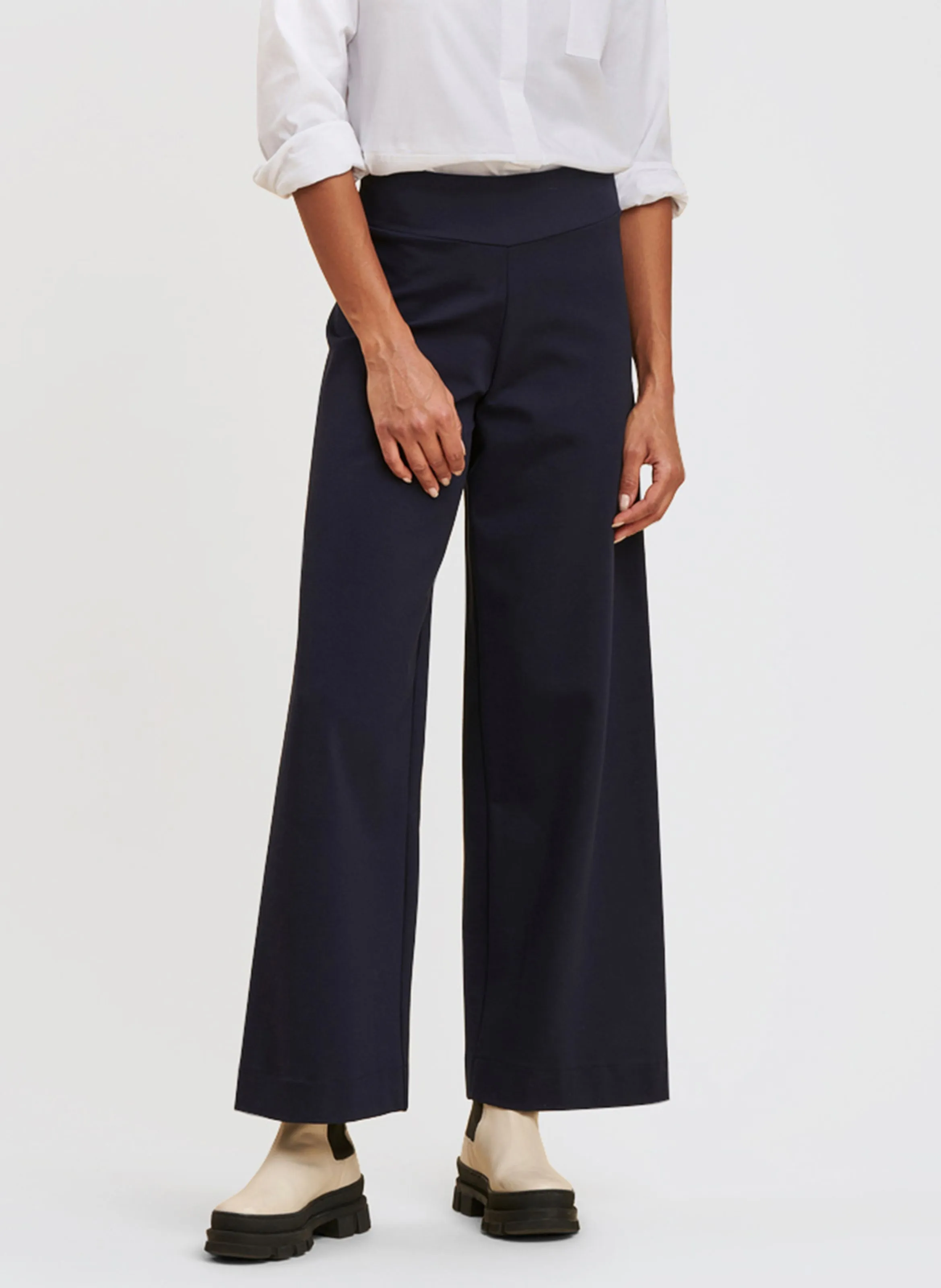 Pantalón ancho tobillero en azul