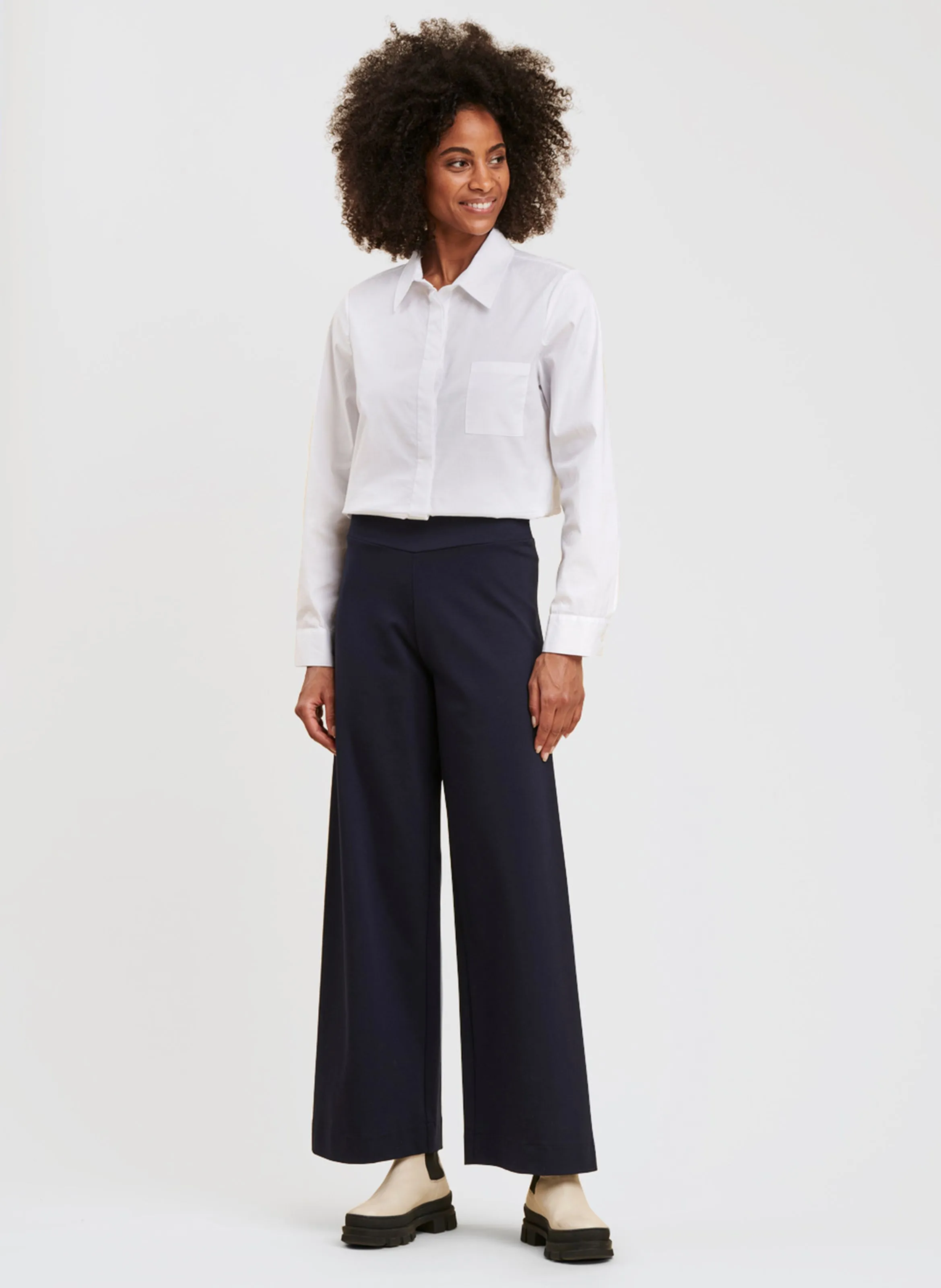 Pantalón ancho tobillero en azul