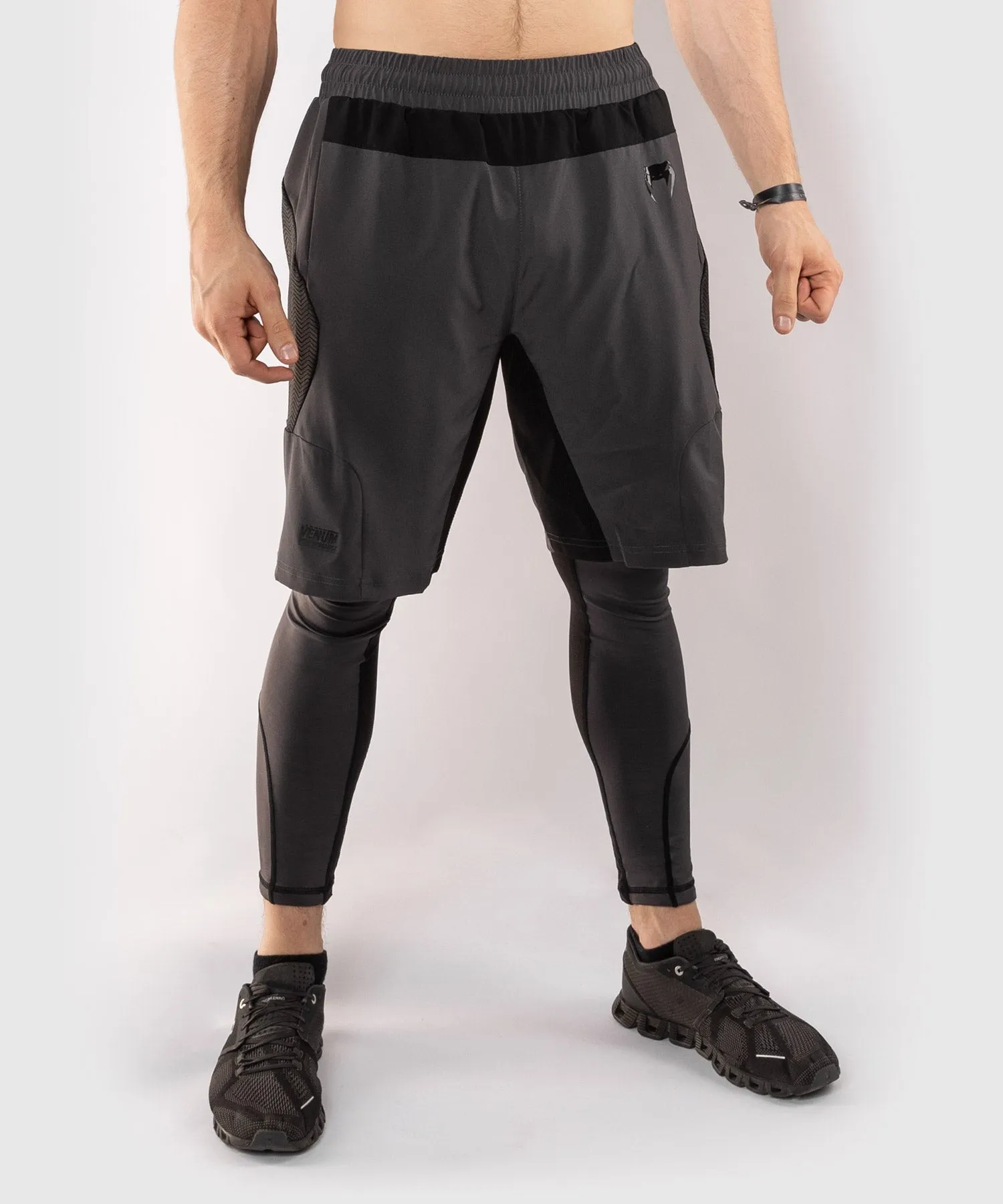 PANTALóN CORTO DE ENTRENAMIENTO VENUM GFIT  GRIS/NEGRO