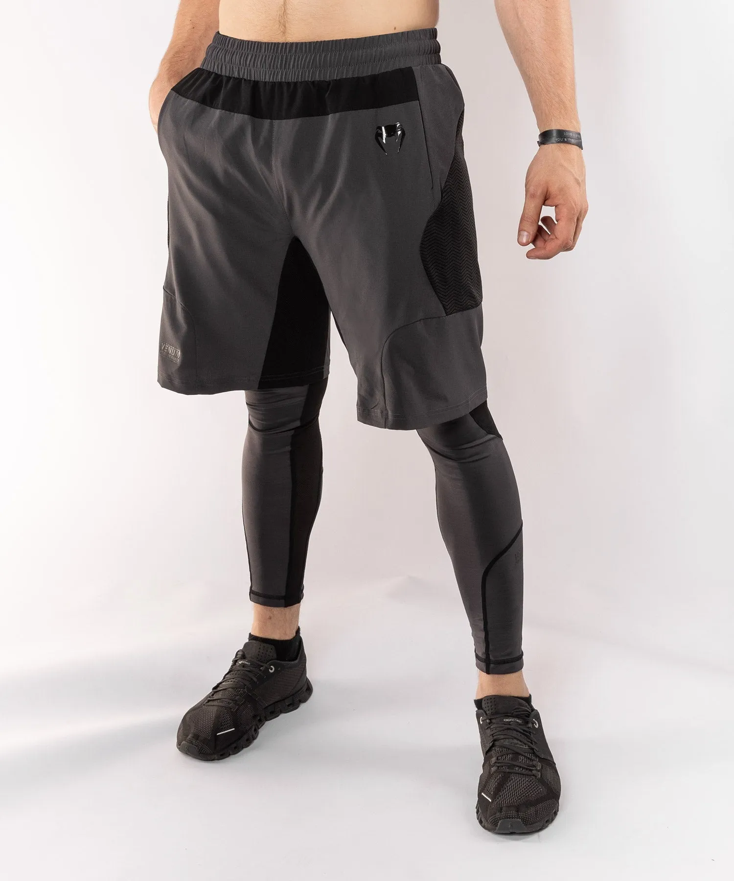 PANTALóN CORTO DE ENTRENAMIENTO VENUM GFIT  GRIS/NEGRO