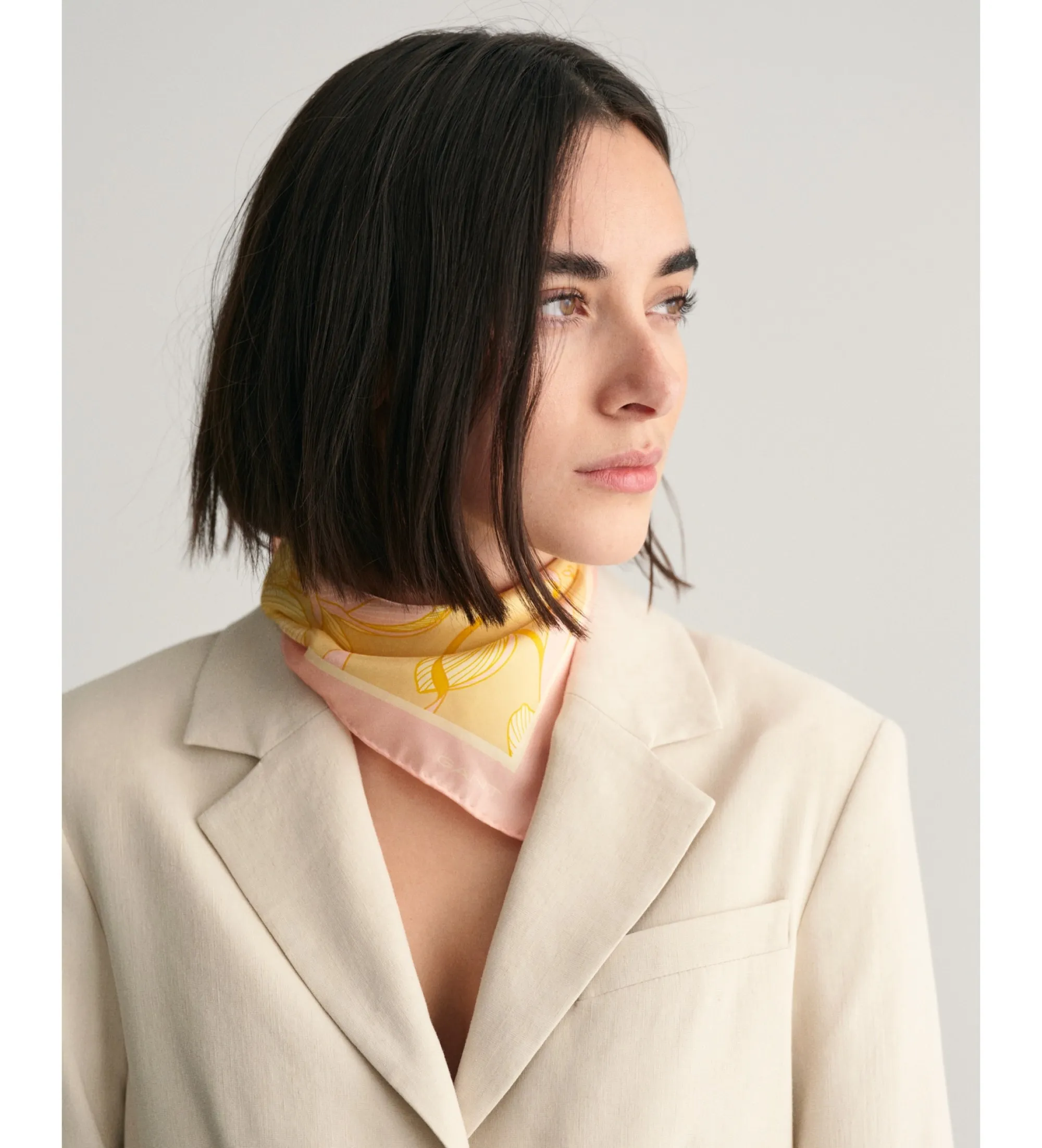 Pañuelo de seda Magnolia Print amarillo