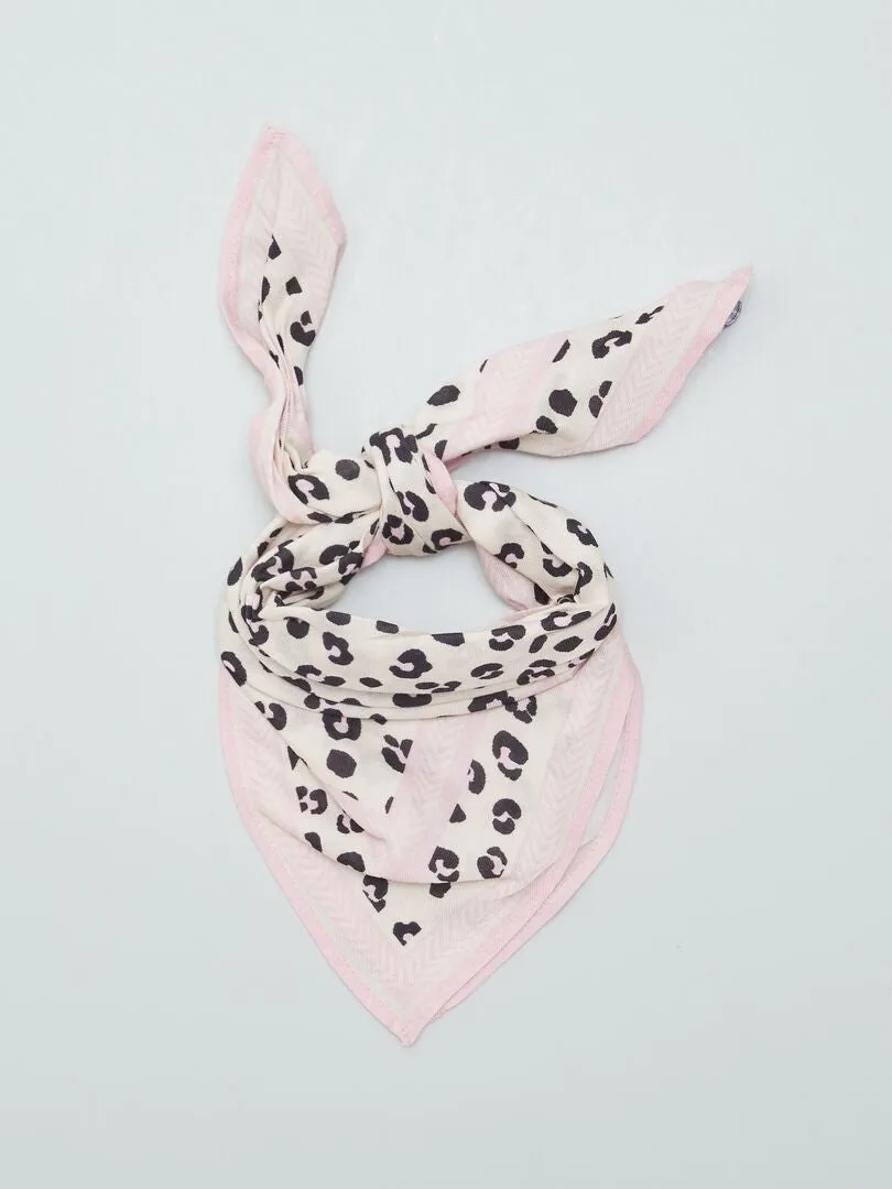 PAñUELO TRIANGULAR ESTAMPADO  ROSA