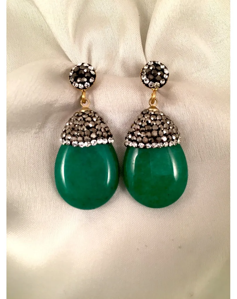 PENDIENTES VERDES ELEGANTES DE LAGRIMA EN PIEDRAS SEMIPRECIOSAS