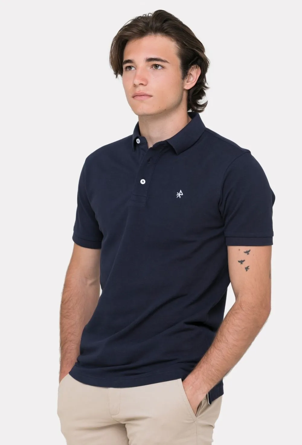 Polo clásico de verano azul marino