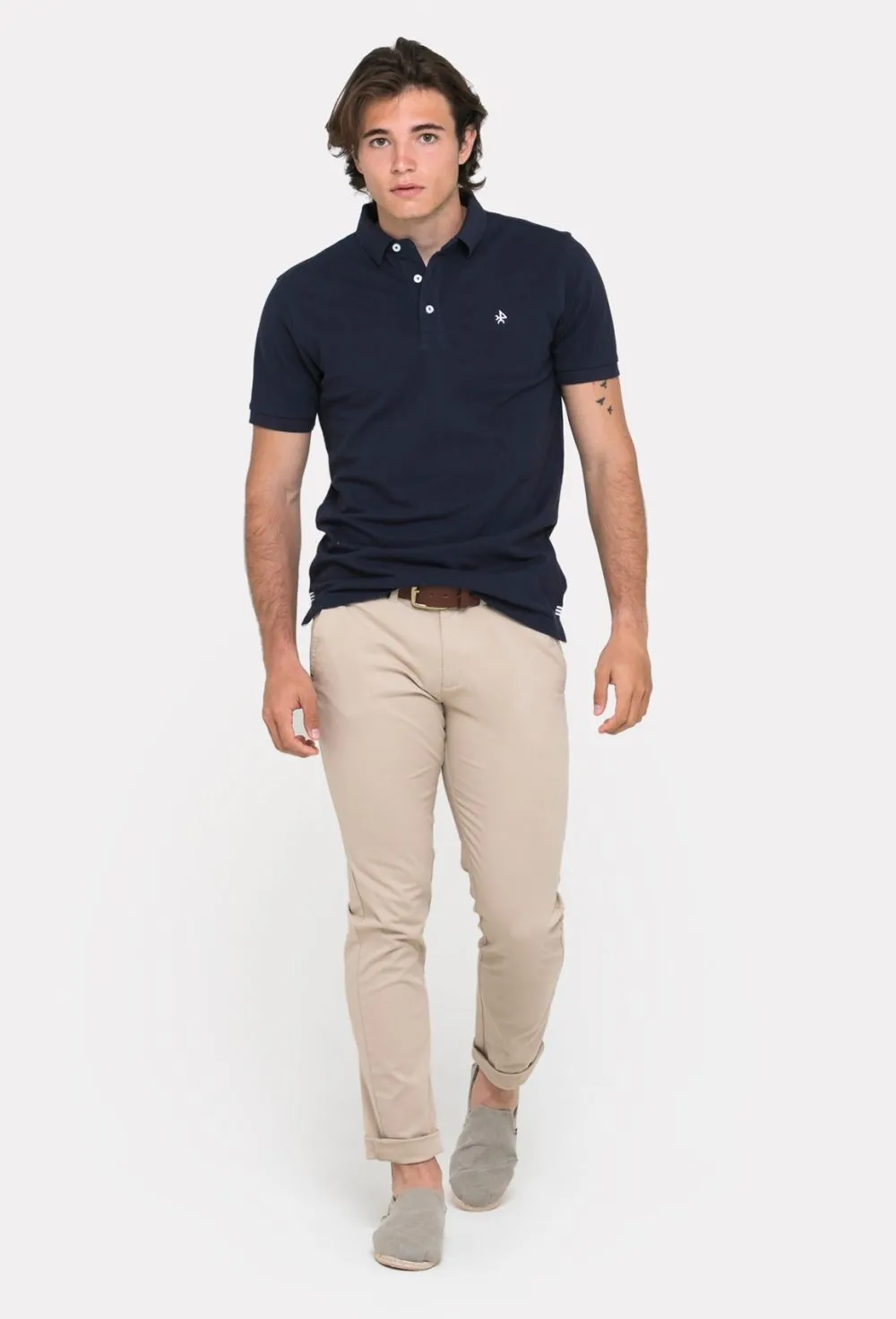 Polo clásico de verano azul marino