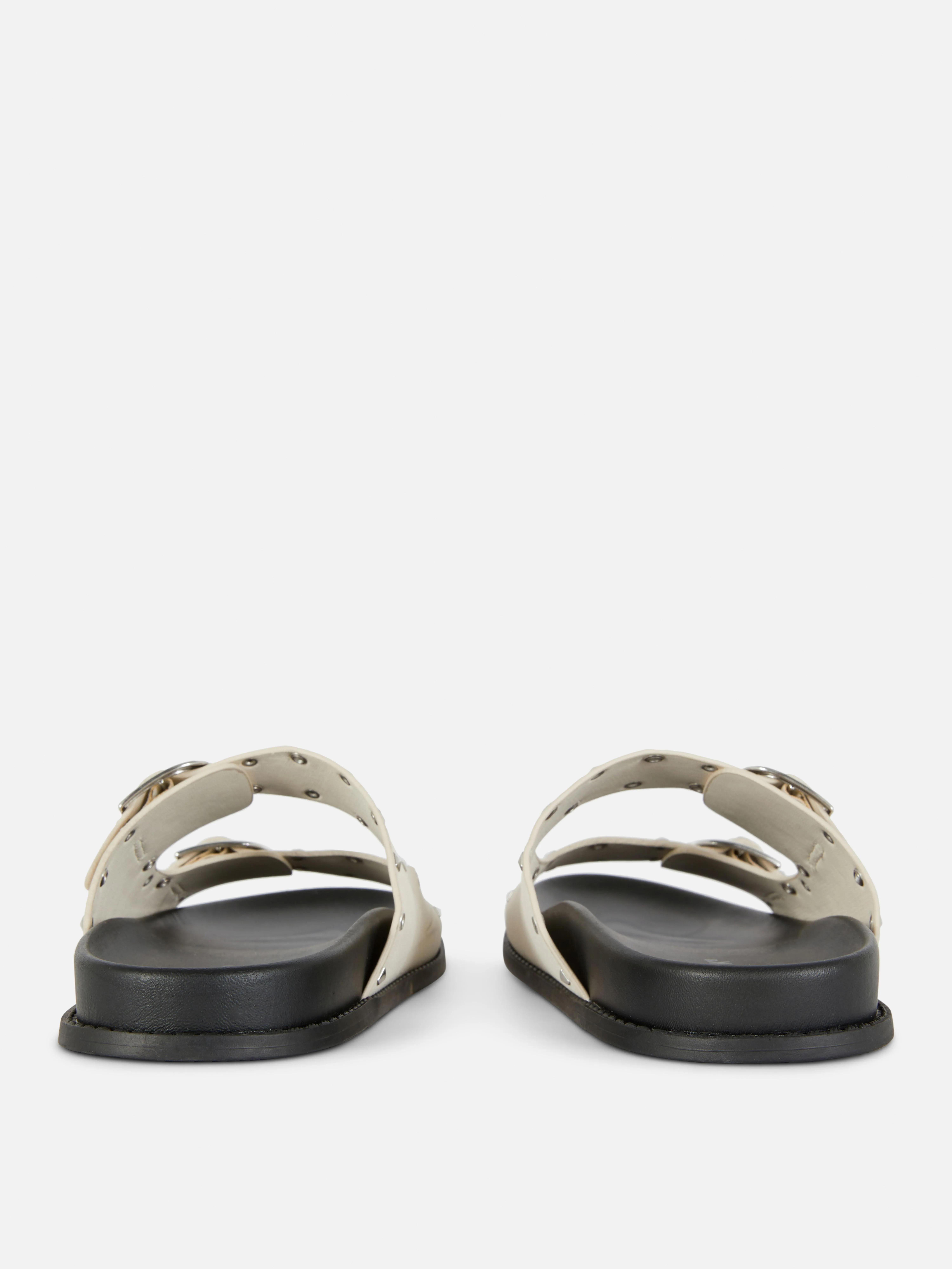 Sandalias de doble tira con plantilla y tachuelas