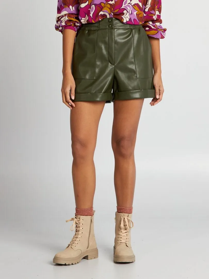 SHORT DE TIRO ALTO CON VUELTA  VERDE