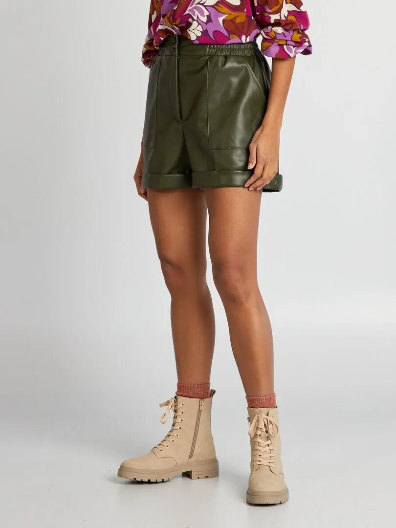 SHORT DE TIRO ALTO CON VUELTA  VERDE