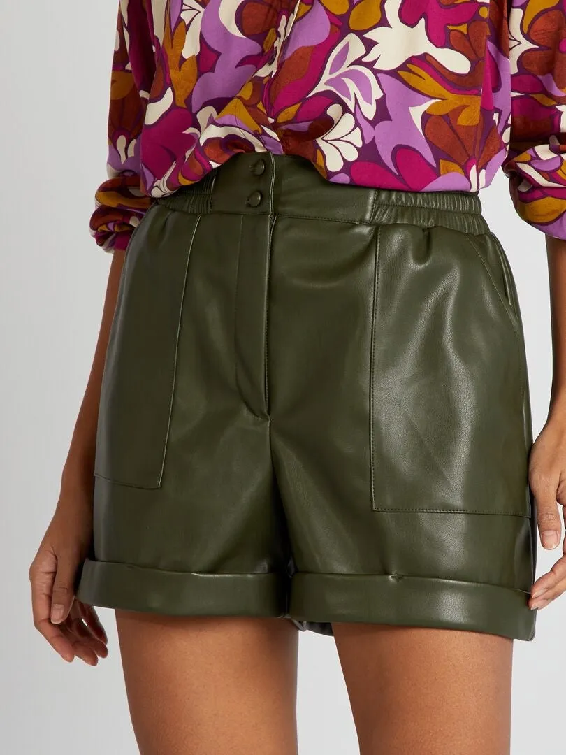 SHORT DE TIRO ALTO CON VUELTA  VERDE
